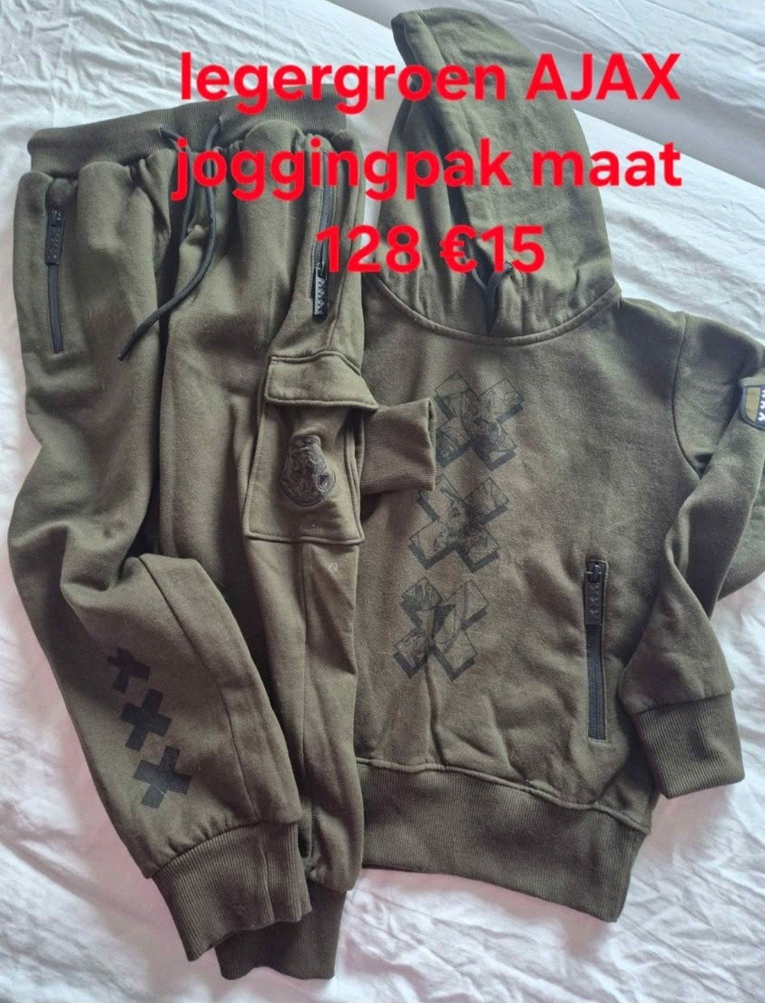 Legergroen AJAX joggingpak maat 128, Gebruikt, Ophalen of Verzenden, Setje, Jongen