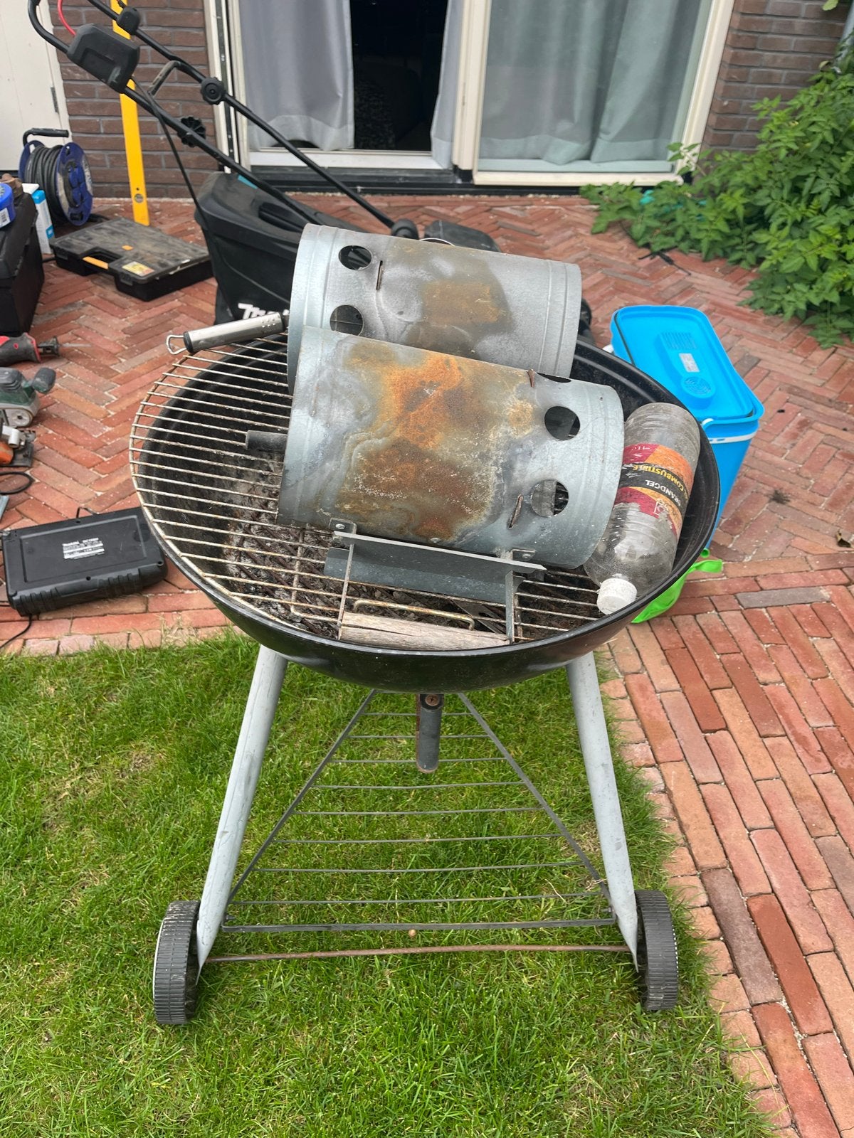Gebruikte Barbecue met houtskoolstarters, Ophalen, Gebruikt