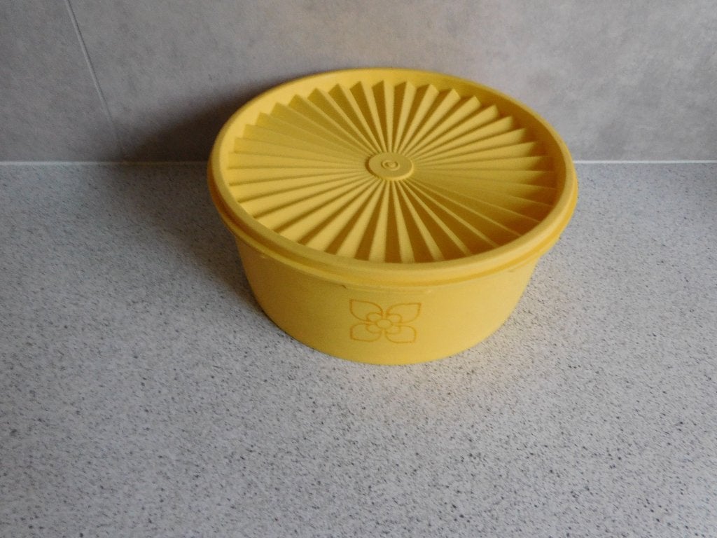 Tupperware Servalier Koektrommel Geel, Gebruikt, Geel, Ophalen of Verzenden, Bus of Trommel