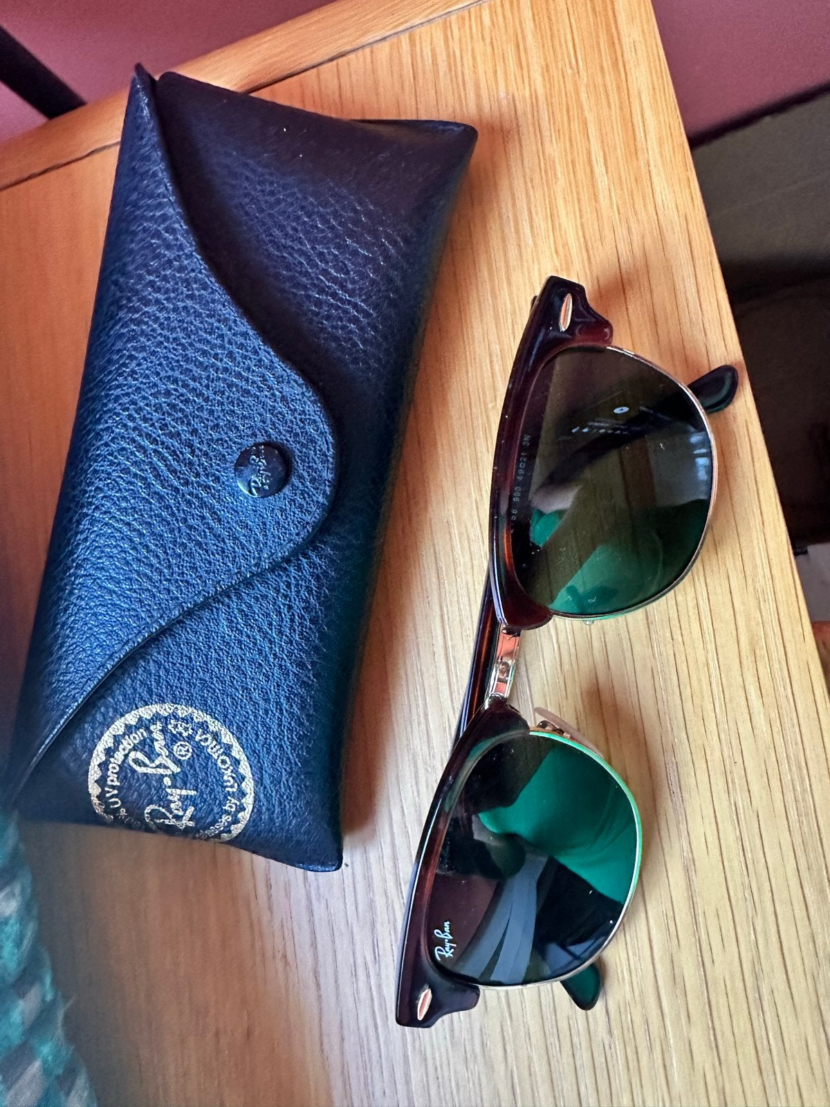 Gevonden 26/7: Ray-Ban Clubmaster zonnebril in Haarlem, Ophalen, Gebruikt, Zonnebril, Zwart
