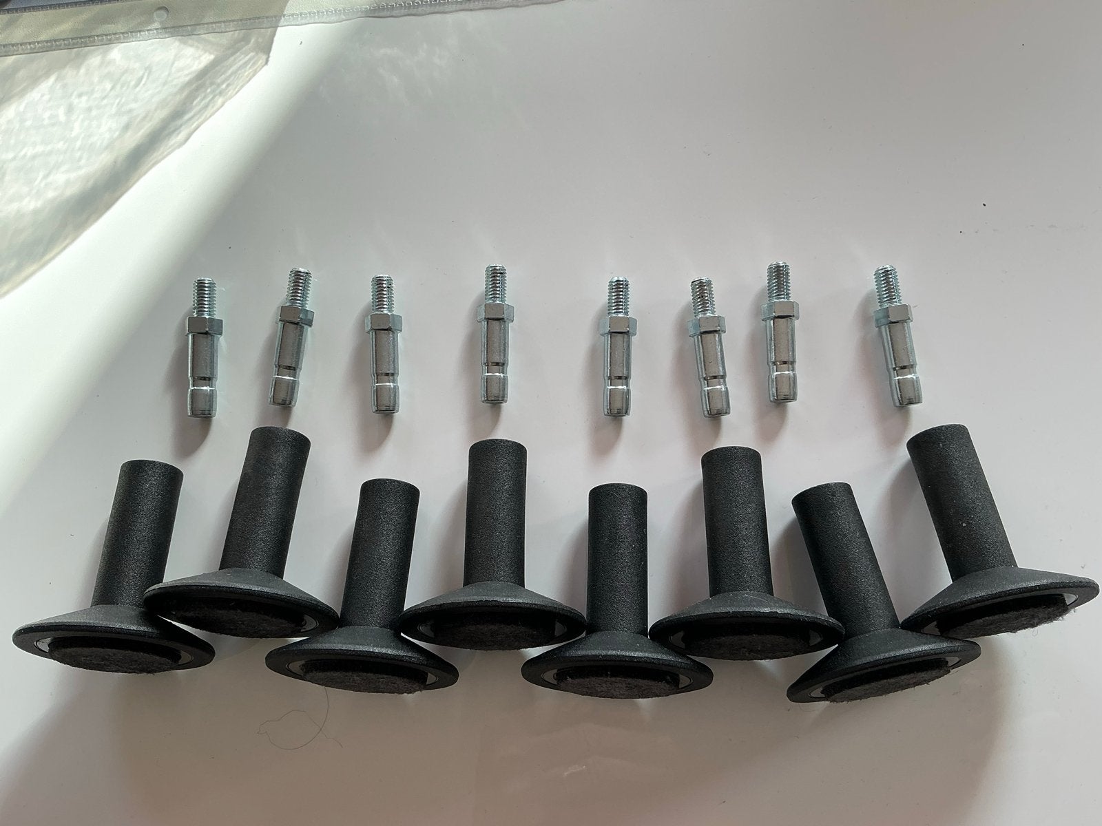 Stoelpoot-adapters / Wijzigen stoelwieltjes naar vast (M8), Huis en Inrichting, Kunststof, Twee, Zwart, Nieuw
