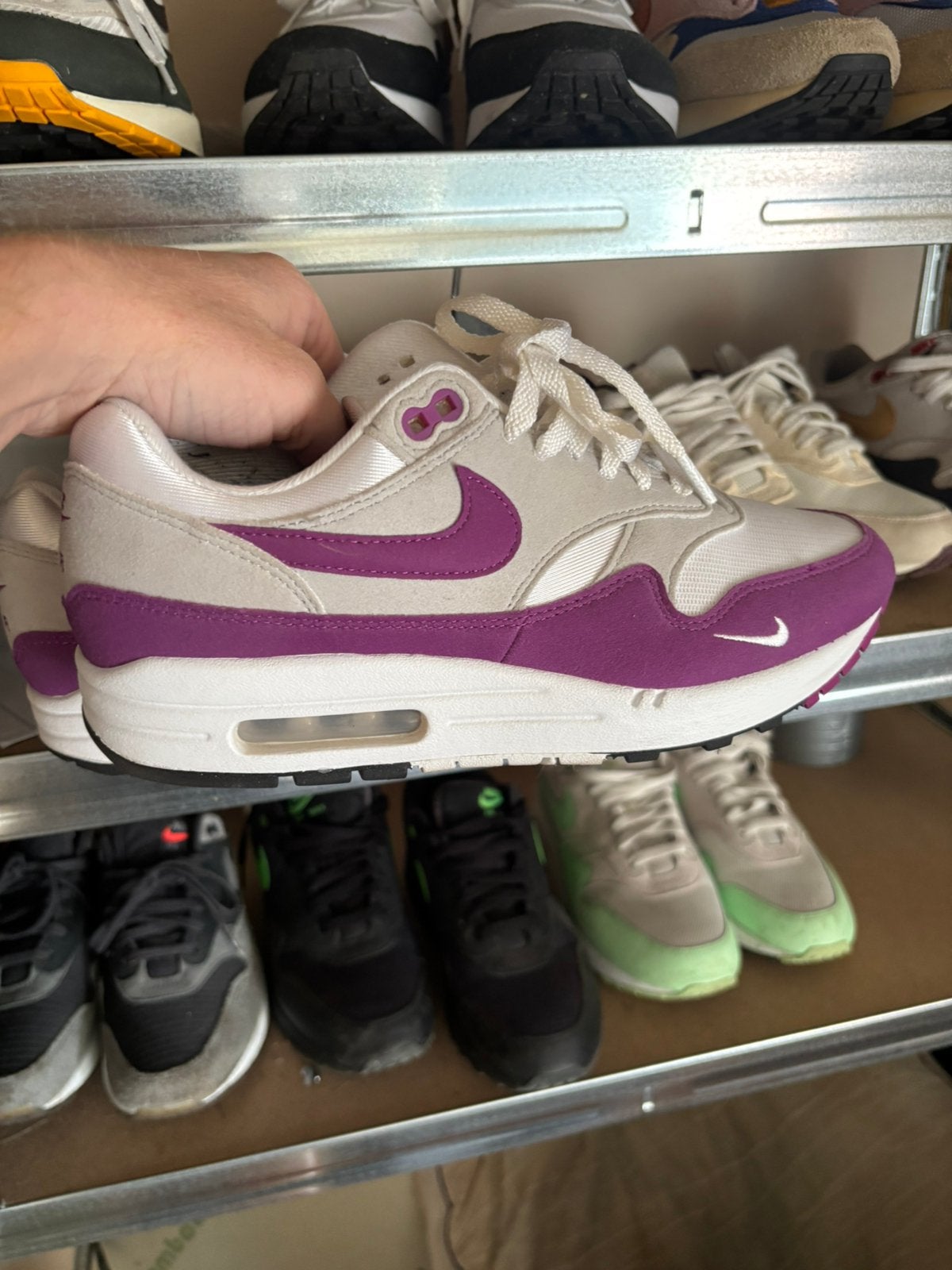 Nike air max 1 bold berry maat 41, Ophalen of Verzenden, Zo goed als nieuw