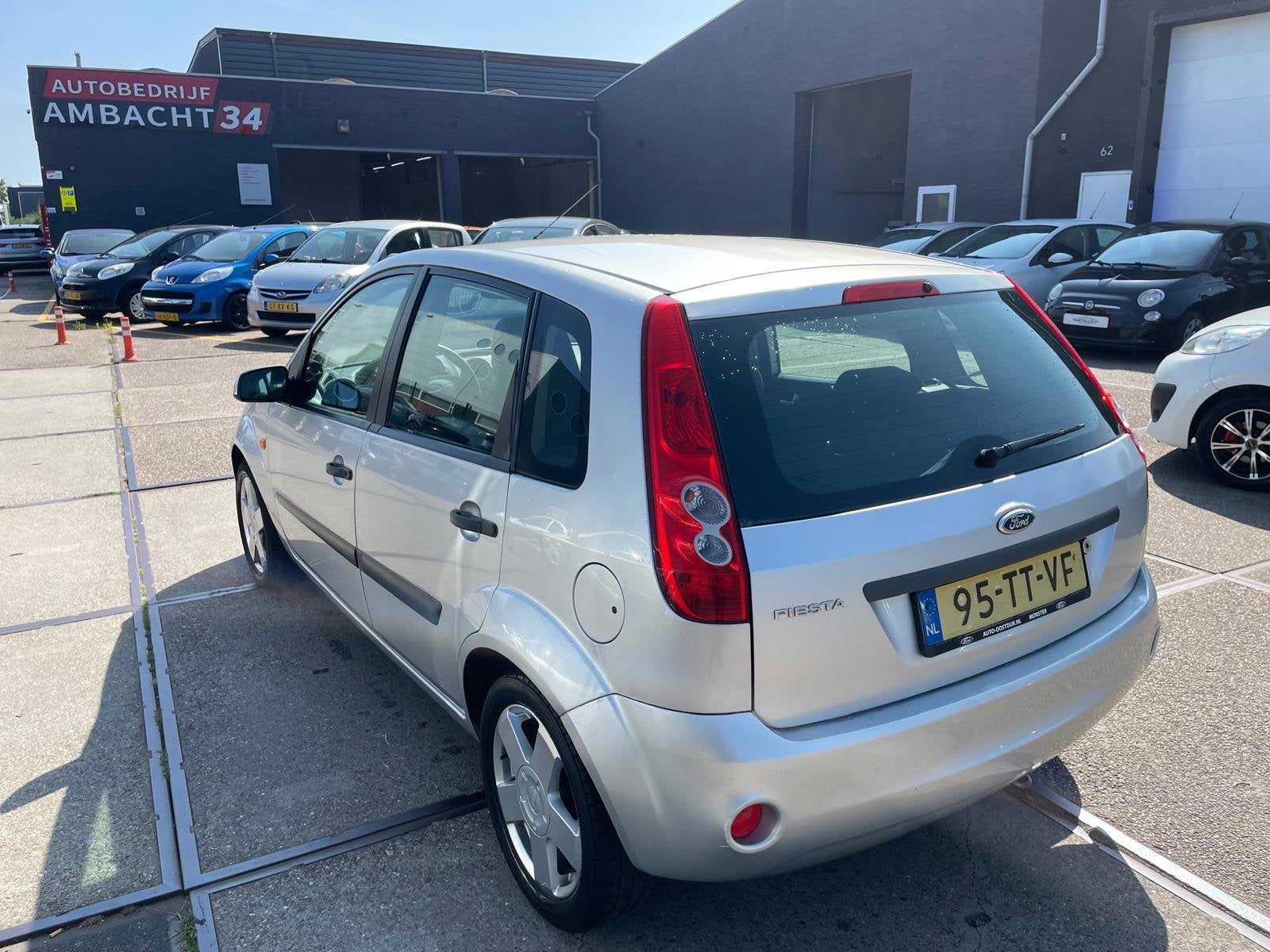 Ford Fiesta 1.3-8V Futura, Auto's, 1299 cc, 4 cilinders, Origineel Nederlands, Bedrijf