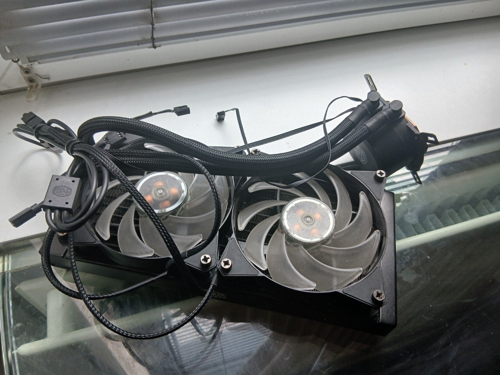 Cooler Master Waterkoeling - Zo goed als nieuw, Computers en Software, Computerkoelers, Cooler Master Technology Inc., No. 88, Zihcian Rd., Wufeng Dist., Taichung City 41352, Taiwan (R.O.C.)