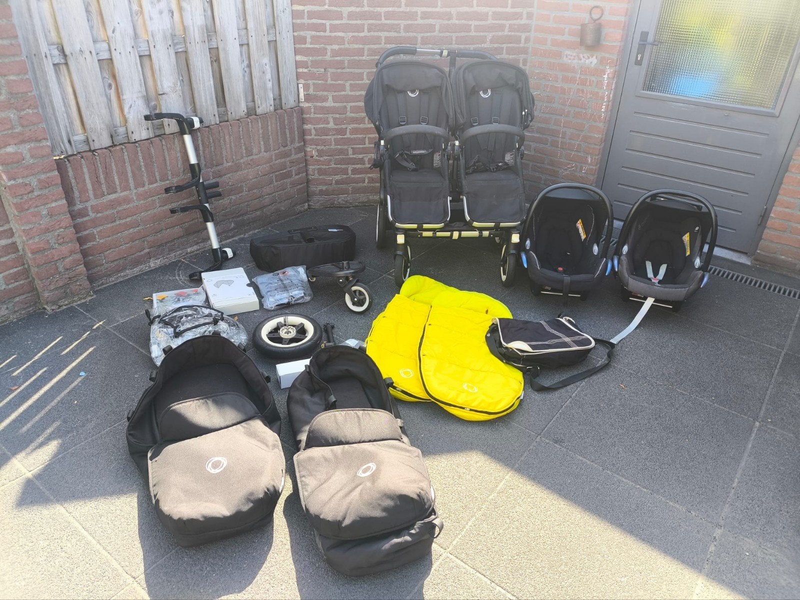 Buggaboo donkey2 duo met veel accessoires en extra's, Ophalen, Gebruikt