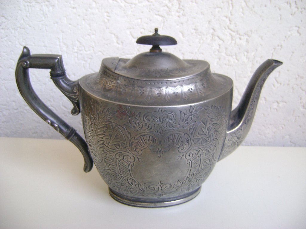 bewerkte tinnen theepot van skeffield darking &marshal 6946, Antiek en Kunst, Antiek | Tin, Ophalen of Verzenden