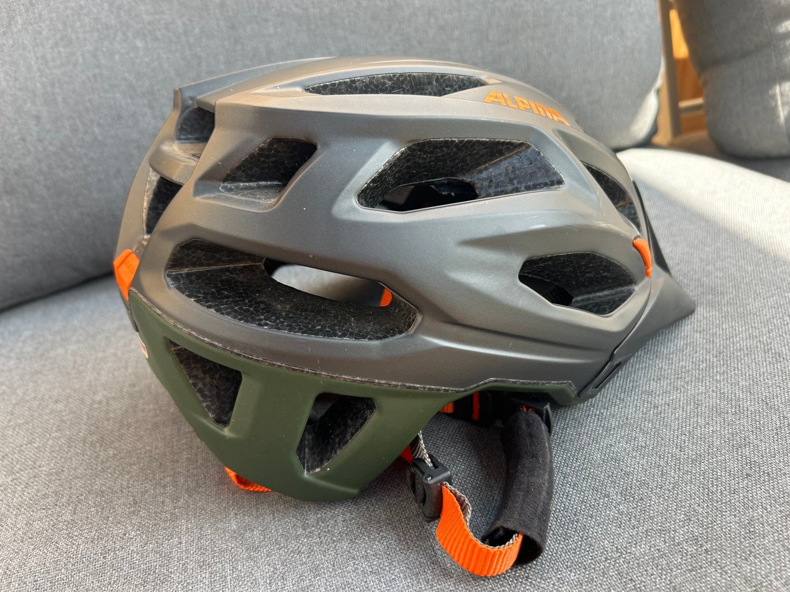 ATB mountainbike helm Alpina 300 gram, Ophalen of Verzenden, Zo goed als nieuw, L, Heer of Dame