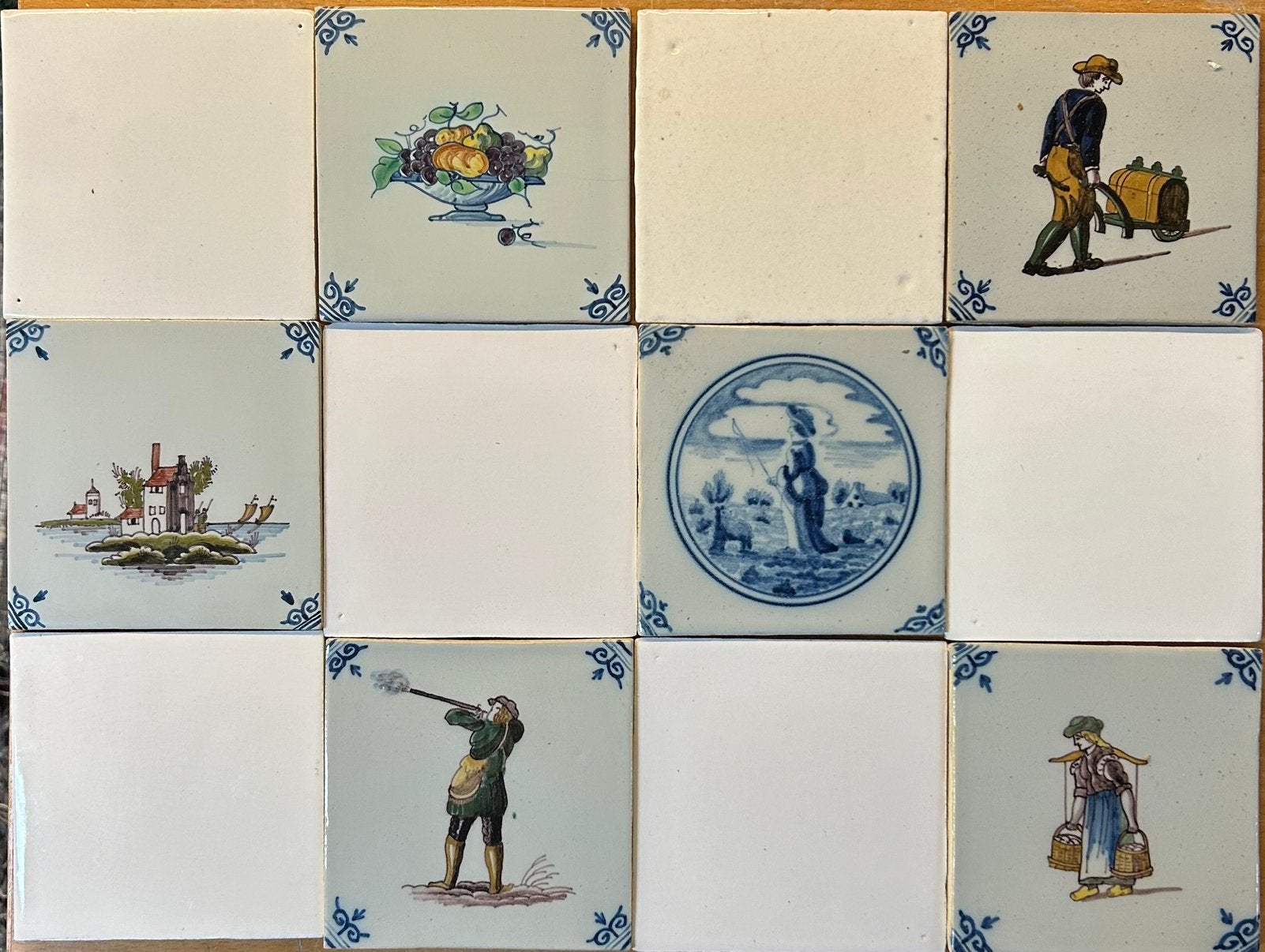 Authentieke handgemaakte tegeltjes uit de vorige eeuw Makkum, Ophalen of Verzenden