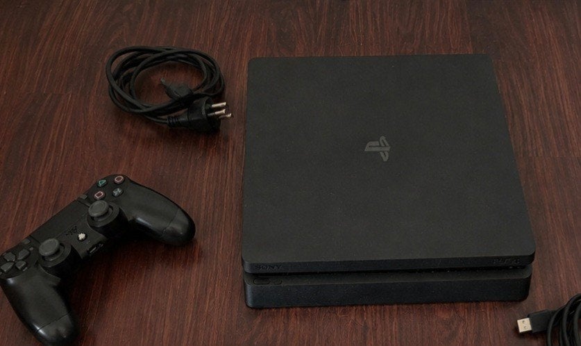 PS4 Slim Defect – Voor Onderdelen / Reparatie + Controller, Ophalen of Verzenden, Met 1 controller, Slim