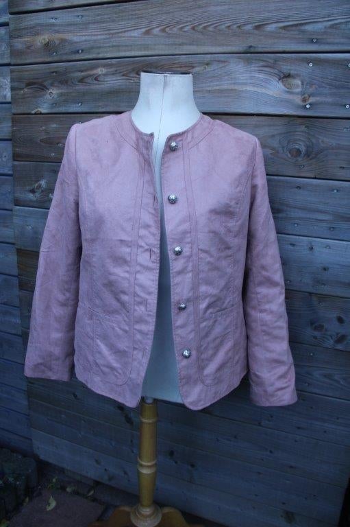 Jasje zalm suede look mt 44 Vaste prijs, Kleding | Dames, Jasjes, Kostuums en Pakken, Verzenden, Maat 42/44 (L), Zo goed als nieuw