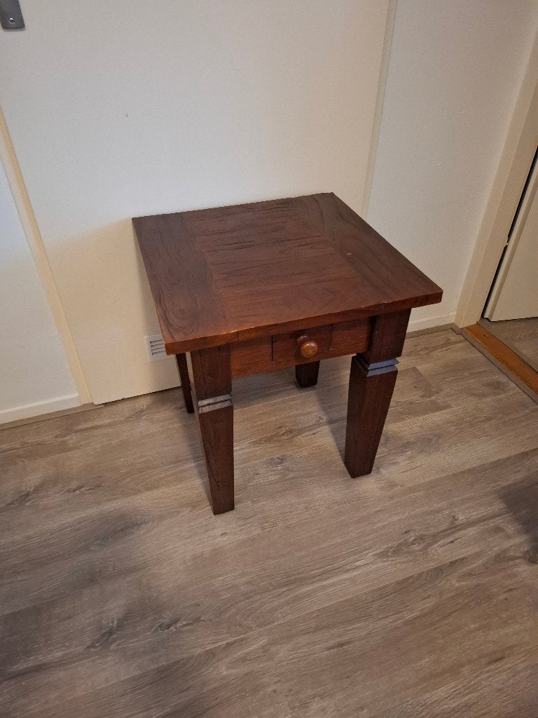 Tafeltje, Minder dan 55 cm, Vierkant, Zo goed als nieuw, Hout
