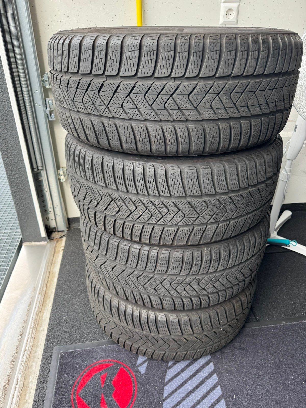 Pirelli 235 45 18 winter set, Ophalen
