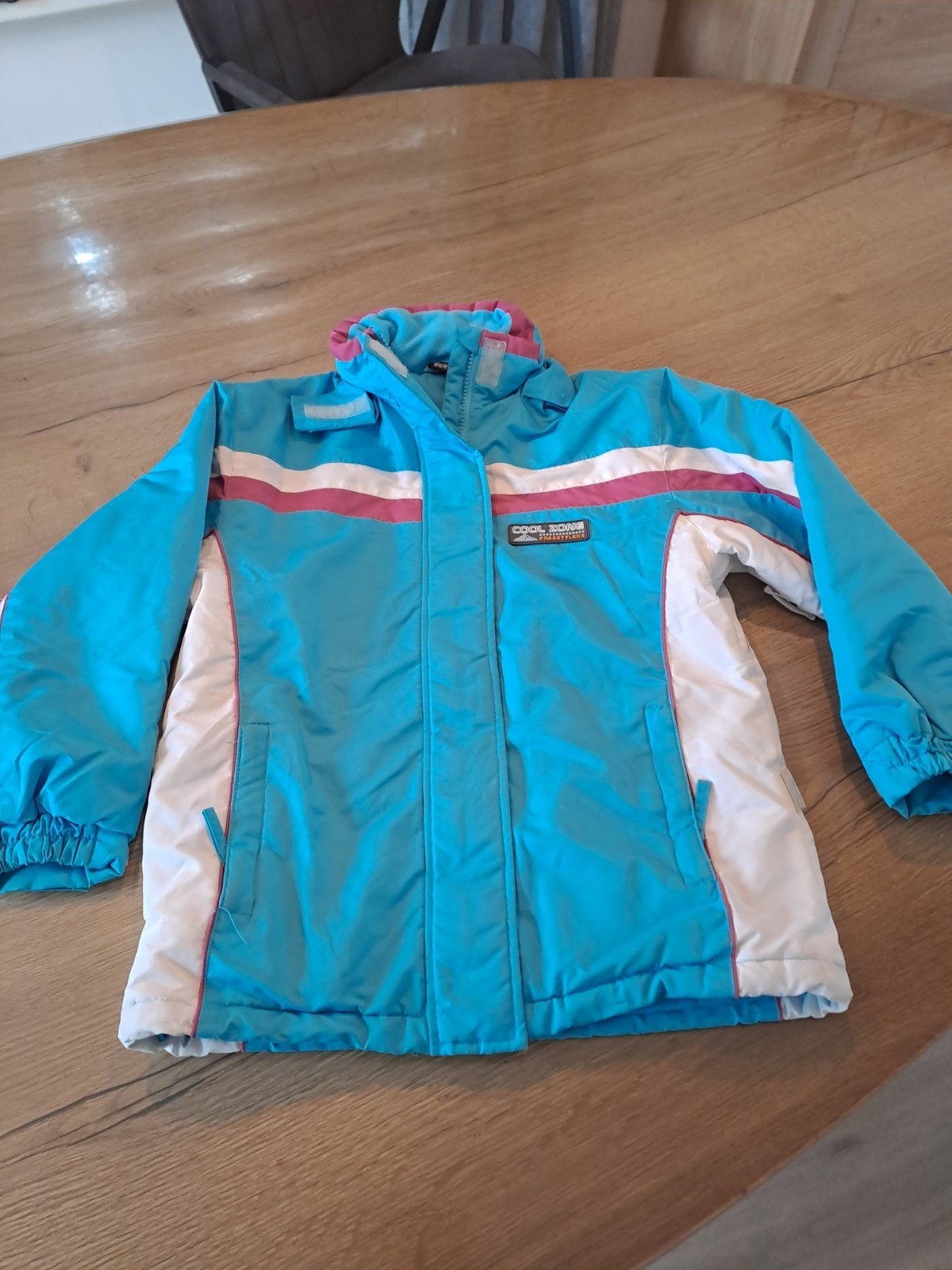 Mooie nette winterjas maat 122/128, Ophalen of Verzenden, Zo goed als nieuw, Jas, Cool Zone Freestylers