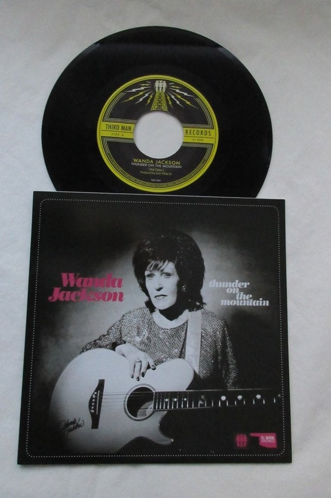 Wanda Jackson, Thunder of The Mountain 2010 Rok & Roll, Cd's en Dvd's, Overige genres, Ophalen of Verzenden, Beschermende buitenhoes