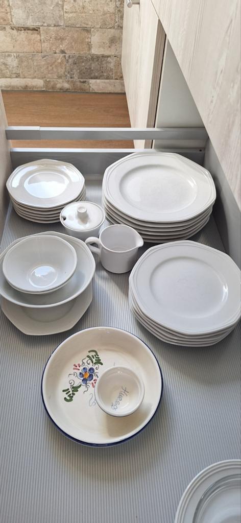 6 delig servies., Ophalen of Verzenden, Overige stijlen, Bord(en)