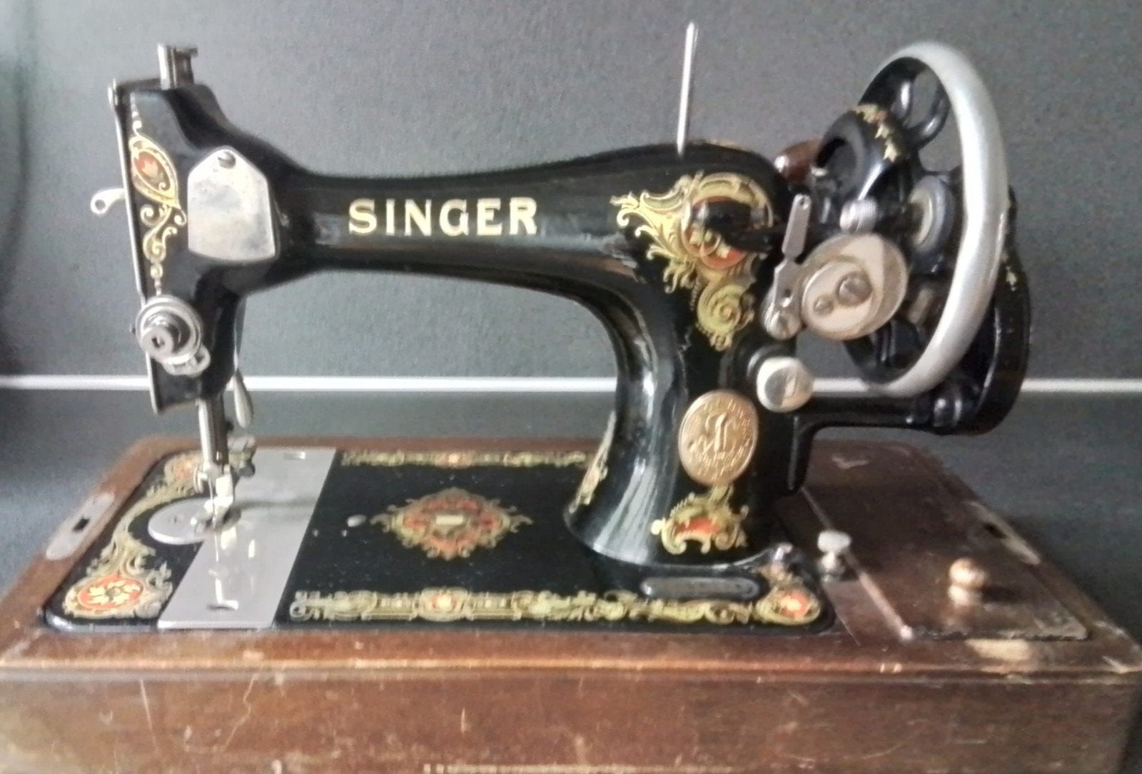 vintage Singernaaimachine uit 1919, Ophalen