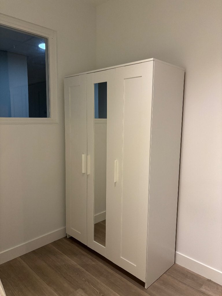 Kledingkast Hemnes 3 deurs met spiegel, Ophalen, Met deur(en), 100 tot 150 cm, Eikenhout