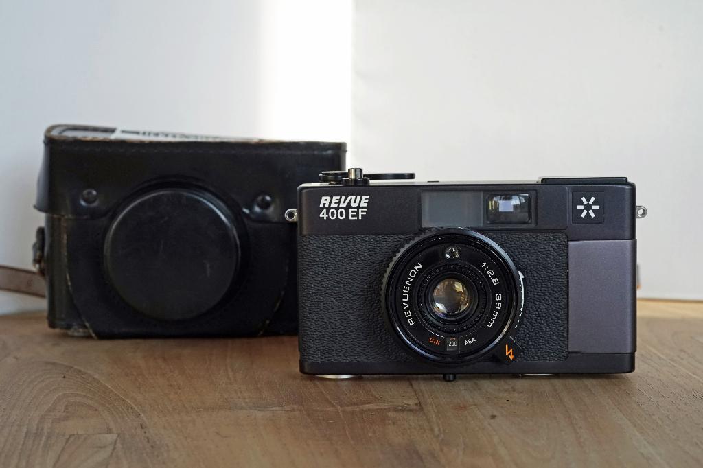 ✅ Revue 400 EF (Konica C35 EF) & Paraattas EXC+, Audio, Tv en Foto, Fotocamera's Analoog, Gebruikt, Compact, Konica, Ophalen