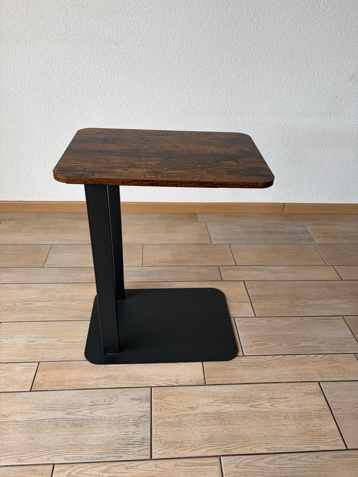 Bijzettafel met donkerbruin blad en zwart metalen frame, Huis en Inrichting, Tafels | Bijzettafels, 45 tot 60 cm, Minder dan 55 cm