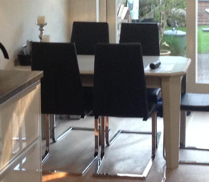 Robuuste eettafel zonder stoelen, Huis en Inrichting, Tafels | Eettafels, Ophalen, Gebruikt, 100 tot 150 cm, 50 tot 100 cm