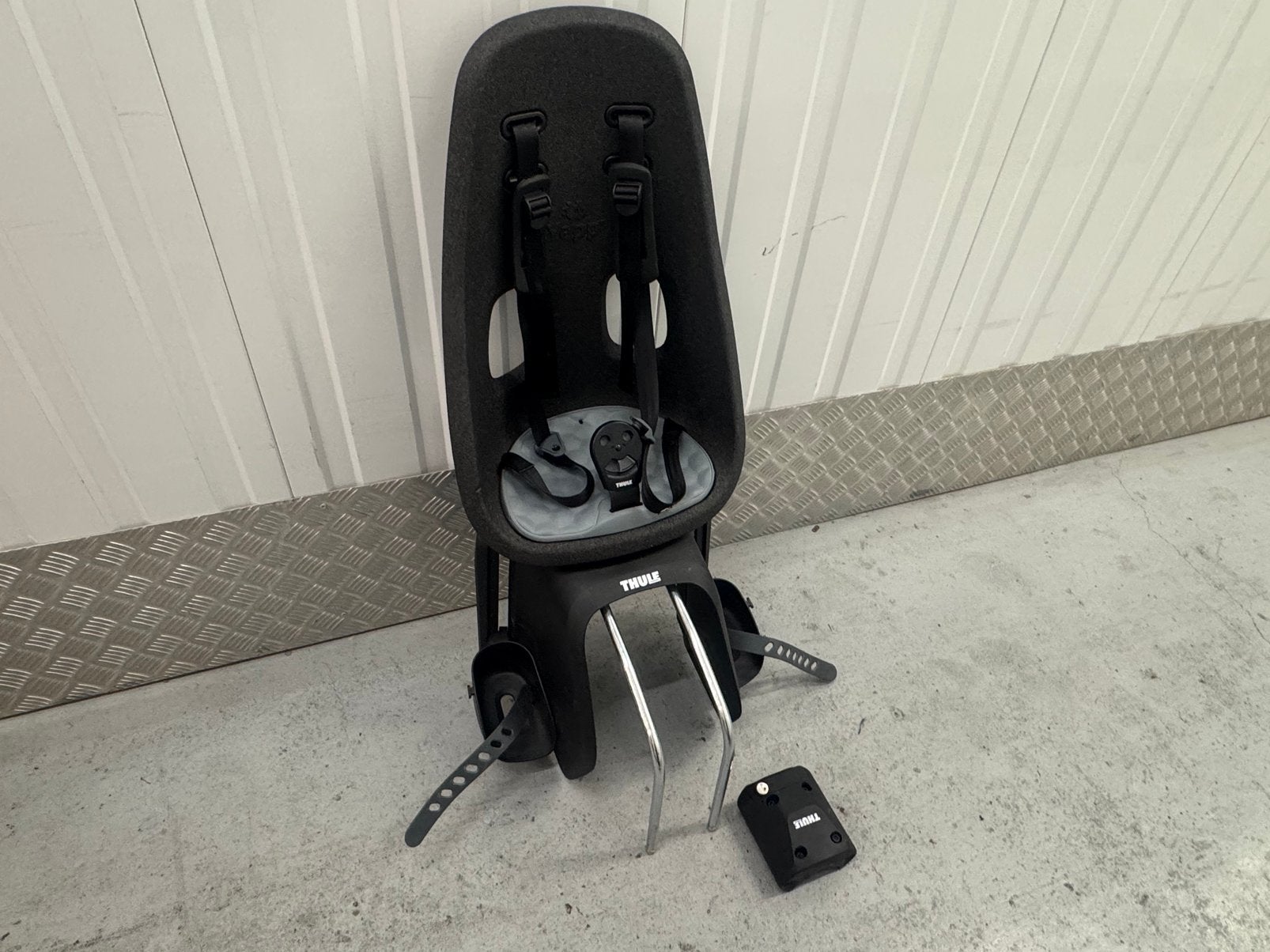 Thule Yepp Nexxt 2 Maxi kinderzitje vanmoof, Ophalen of Verzenden, Zo goed als nieuw, Achterzitje