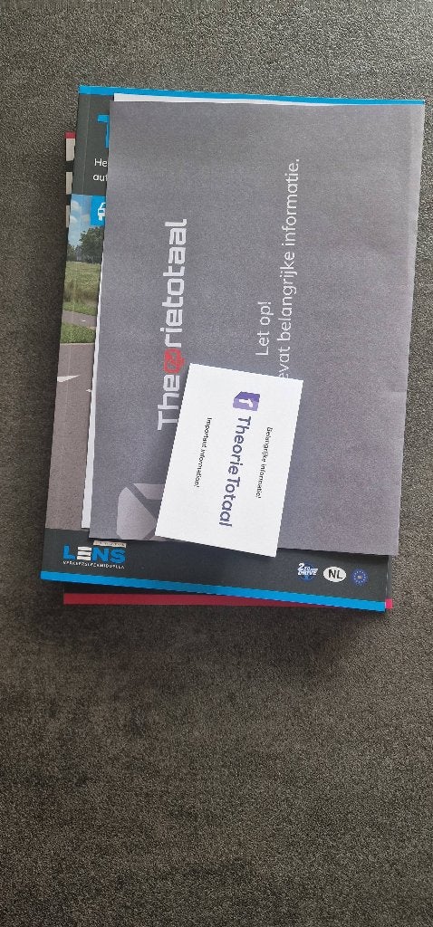 Auto theorie plus examencode, Ophalen, Zo goed als nieuw, Alpha, Lens Verkeersleermiddelen