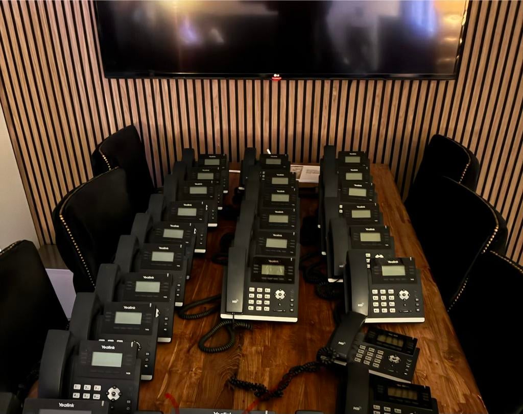 Partij Yealink T42S VoIP telefoons - Zakelijk gebruik, Telecommunicatie, Vaste telefoons | Handsets en Draadloos, Ophalen, Gebruikt