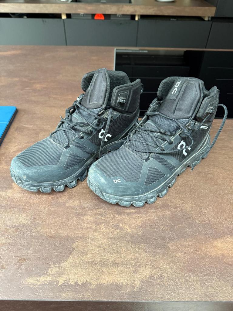 ON Cloudrock Waterproof wandelschoen dames maat 40,5, Sport en Fitness, Bergsport en Wandelen, Ophalen of Verzenden, Zo goed als nieuw