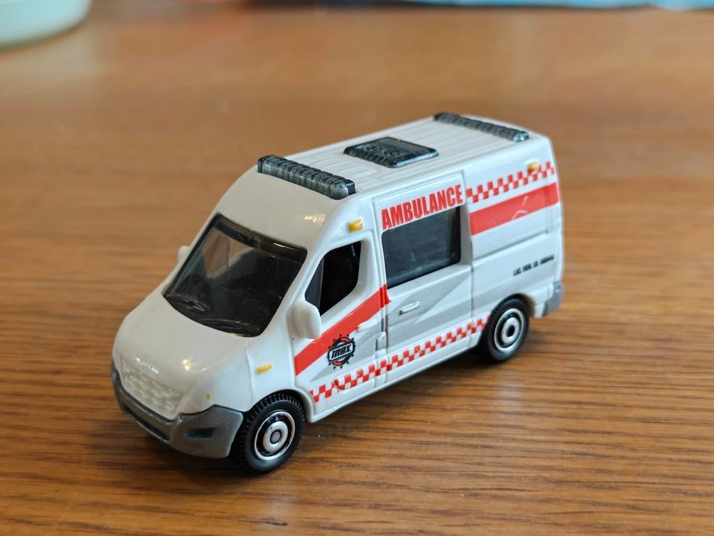 Matchbox Renault Master Ambulance WIT, Ophalen of Verzenden, Zo goed als nieuw, Auto