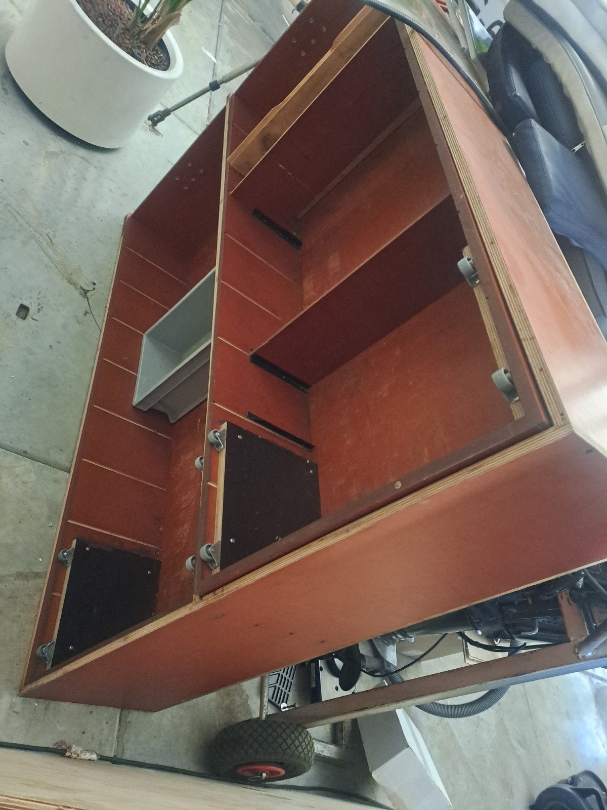 Houten opbergkast met wieltjes, Huis en Inrichting, Ophalen of Verzenden, Gebruikt, 25 tot 50 cm