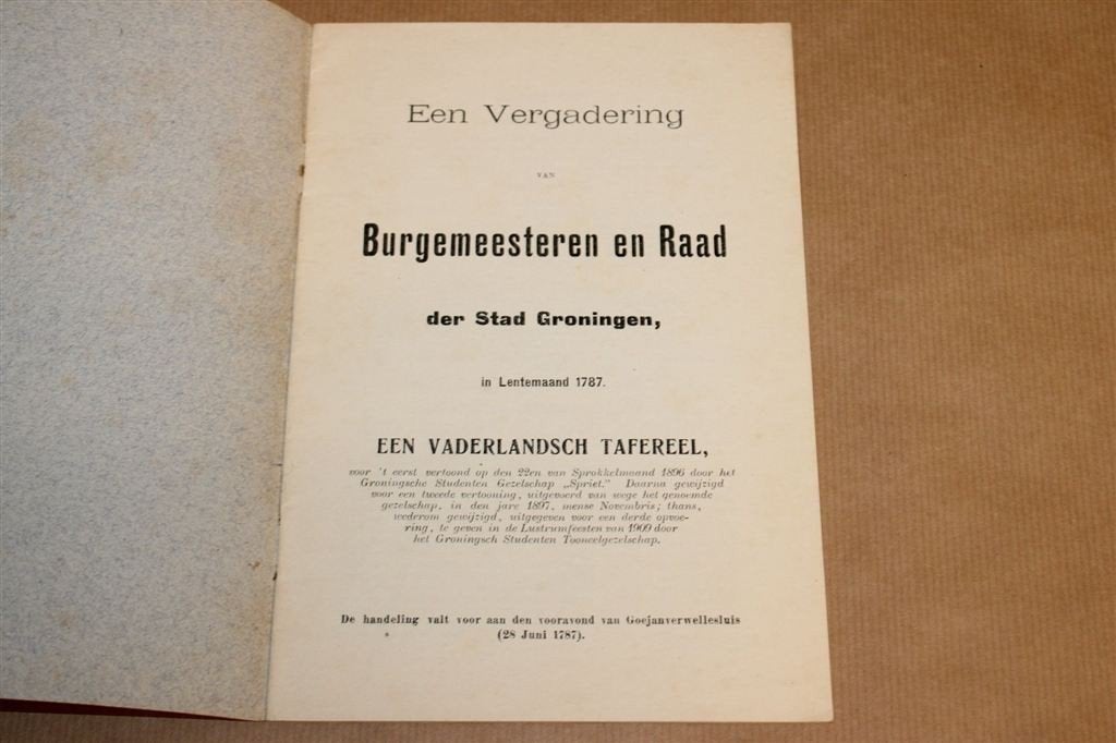 Burgemeester en Raad — Huizinga-Toneelstuk Groningen 1909, Ophalen of Verzenden, Gelezen