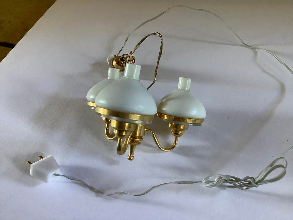 Vier fraaie miniatuur hanglampjes (1:12), Ophalen of Verzenden, Zo goed als nieuw, Poppenhuis