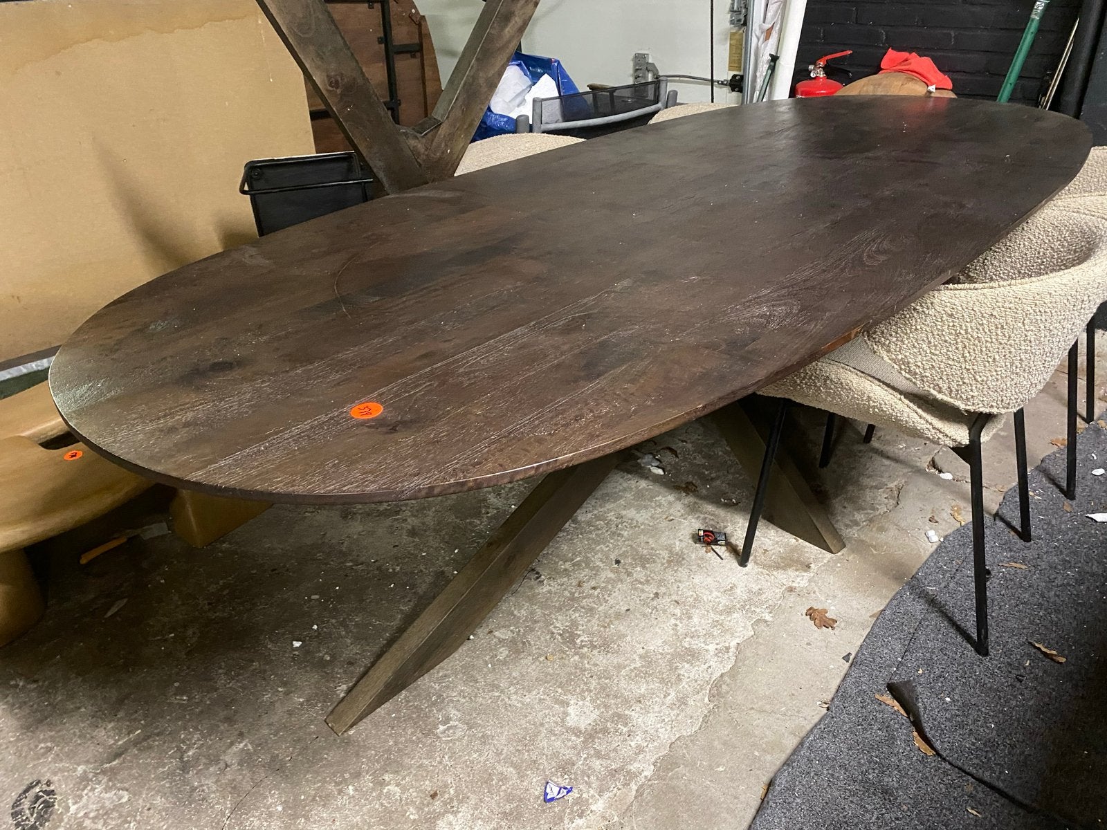 Ovale eettafel massief mangohout 250x110 met spinpoot