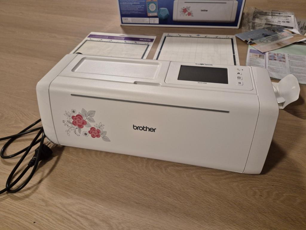 SDX1250 - Brother - Scan N Cut - Snijmachine - plotter, Geschikt voor karton, Ophalen of Verzenden, Zo goed als nieuw, Machine