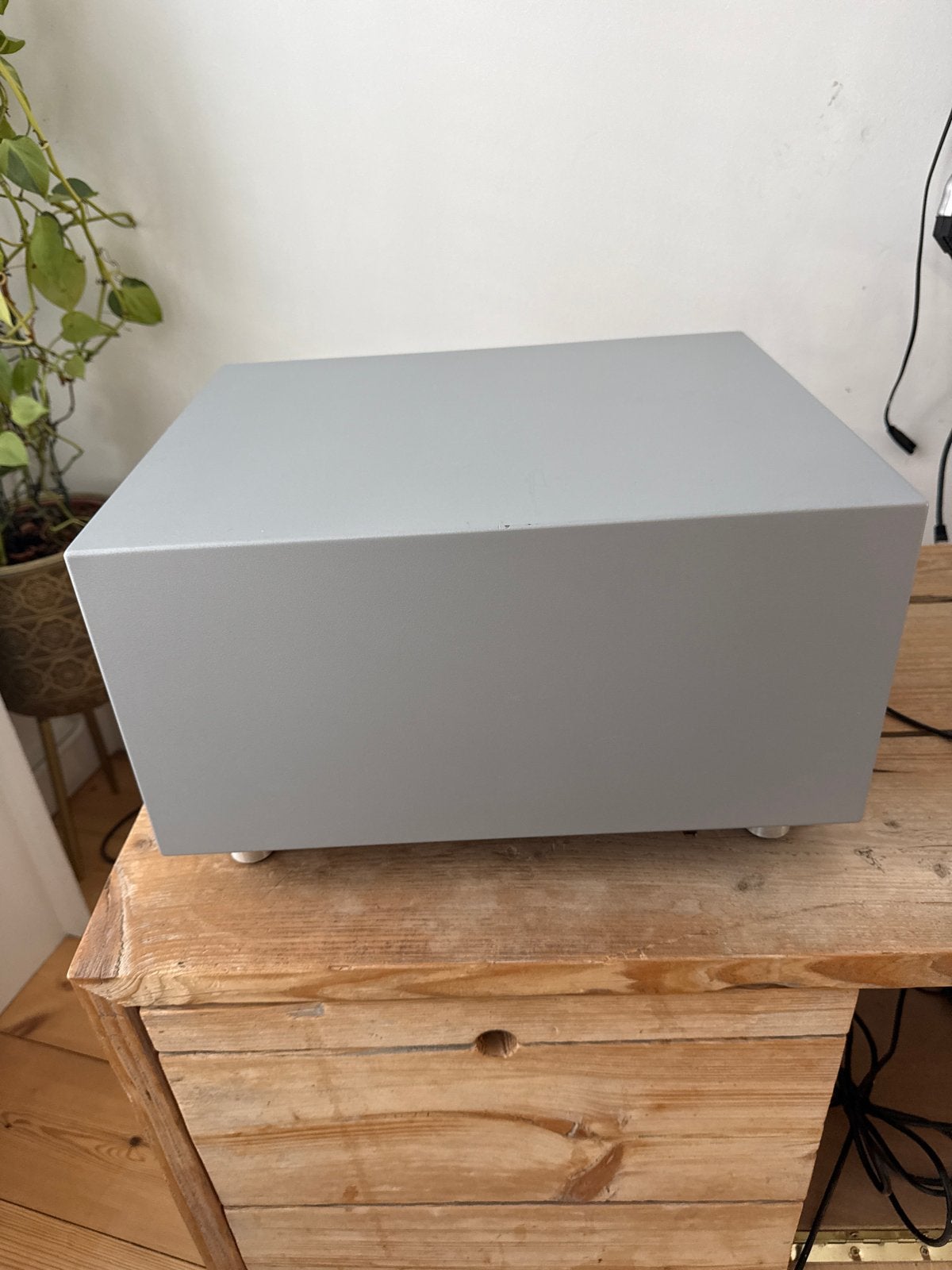 Loewe Individual Subwoofer I Sound+2 Speakers Vloerstandaard, Audio, Tv en Foto, Stereo-sets, Gebruikt, Speakers, Overige merken