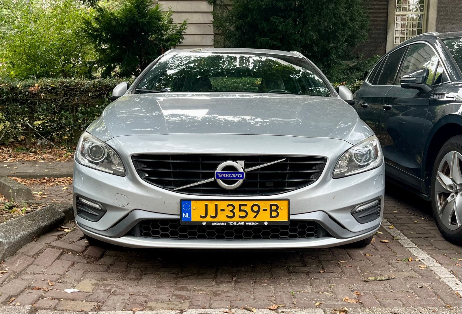 Volvo V60 R-design Geartronic (2016), Dealer onderhouden, 1498 cc, 4 cilinders, 152 pk