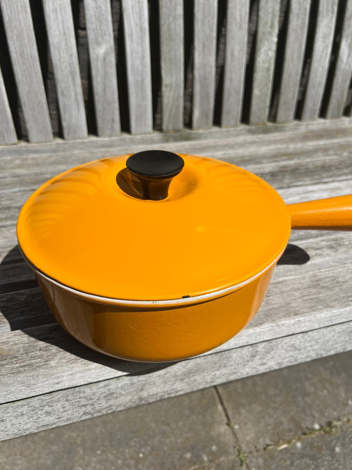 Le Creuset Caquelon 22 cm Marigold in goede staat, Huis en Inrichting, Gebruikt, Le Creuset, Ophalen of Verzenden, Le Creuset