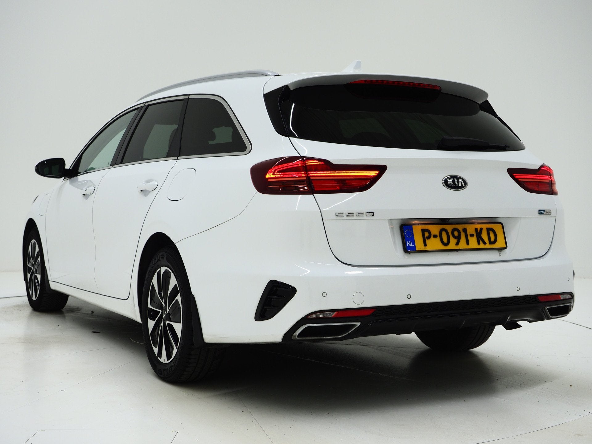 Kia Ceed Sportswagon 1.6 GDI PHEV DynamicLine | Camera | Key, Stof, Gebruikt, Wit, Plug-in hybride