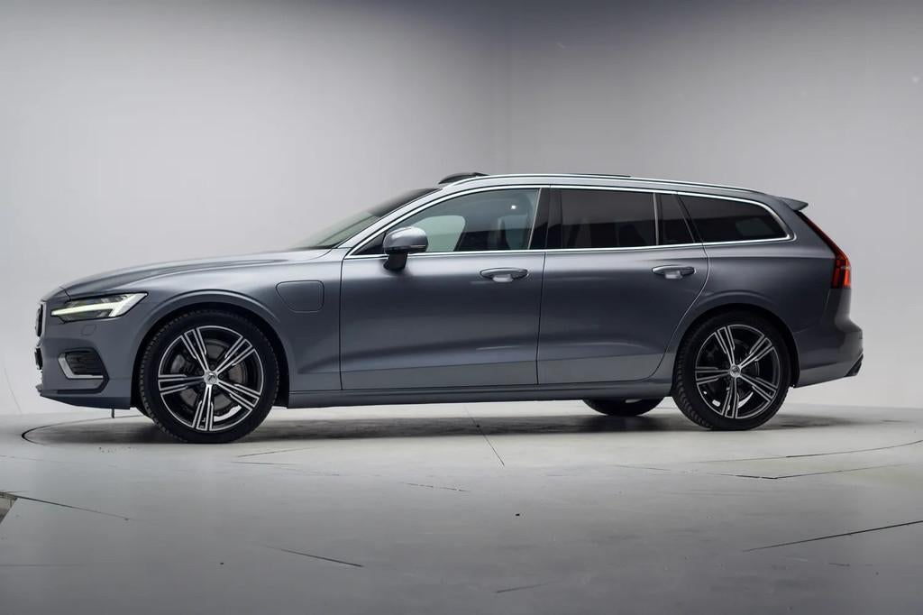 Volvo V60 2.0 T6 Recharge AWD R-Design Aut. [ Panorama Head-, Automaat, Gebruikt, 4 cilinders, Automatische klimaatregeling
