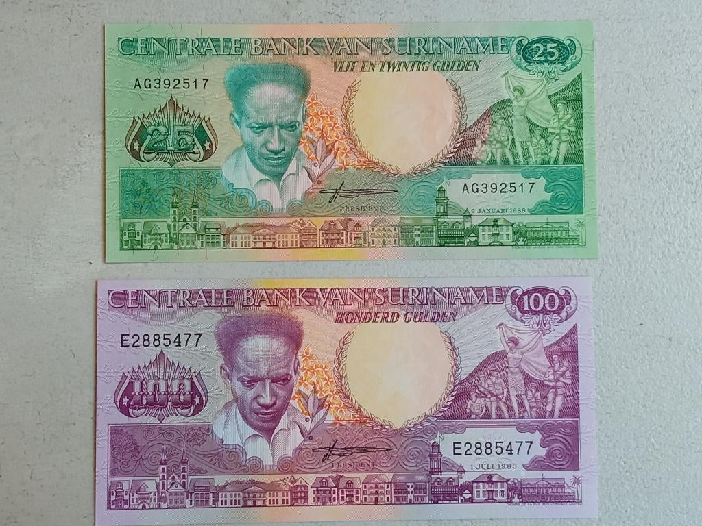 Suriname 25 en 100 gulden ., Postzegels en Munten, Ophalen of Verzenden, Zuidoost-Azië, Setje