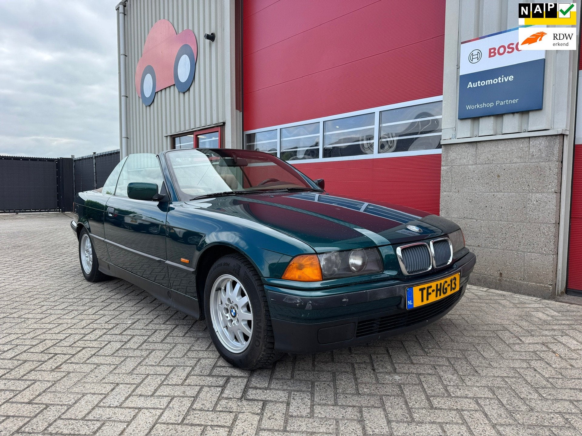 BMW 3-serie Cabrio 318i Executive Beige leder, Climate contr, Euro 2, 1345 kg, Achterwielaandrijving, Gebruikt