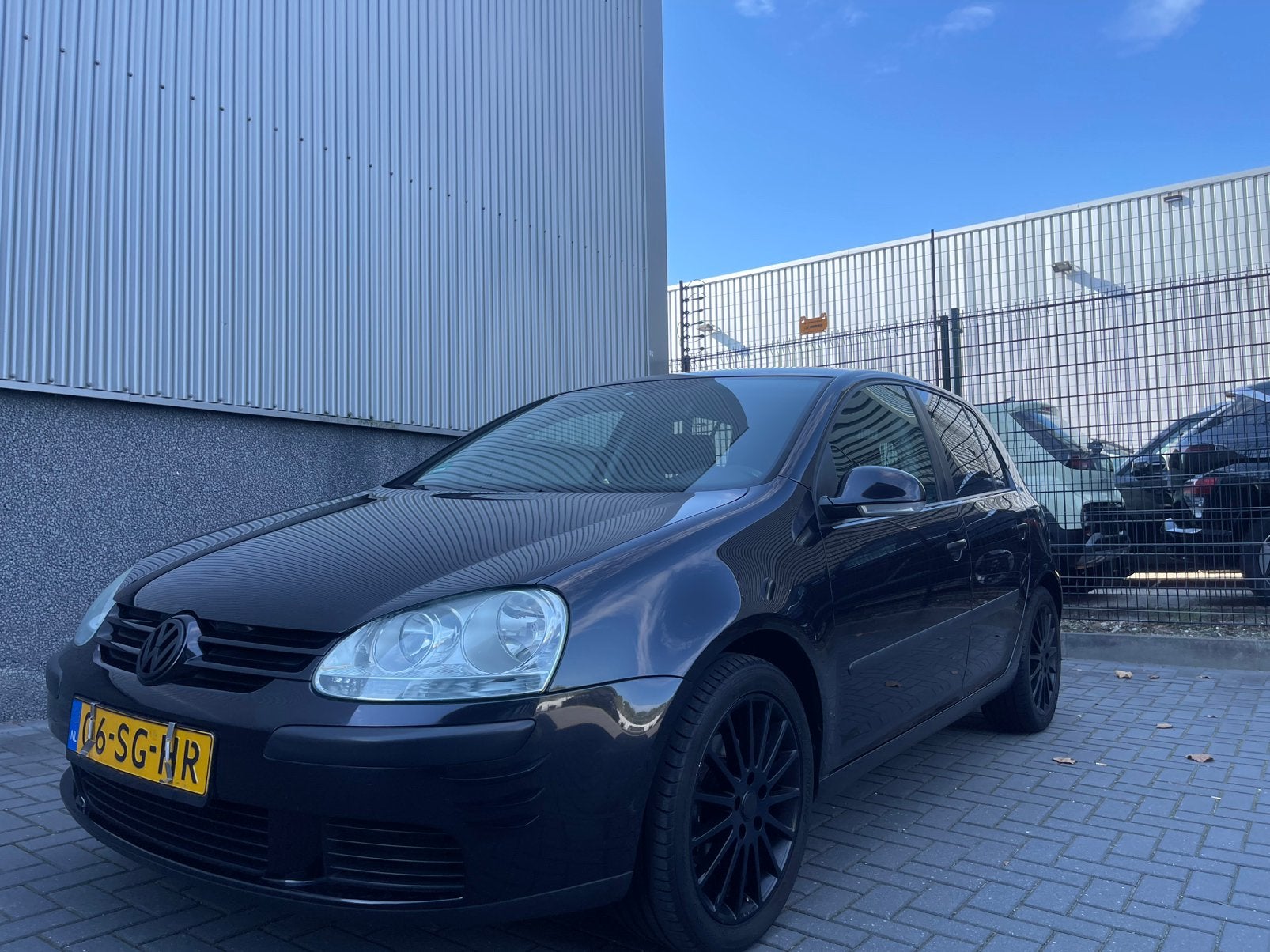 Volkswagen Golf 1.6 16V FSI ,5D , airco,apk , nap , carplay,, Voorwielaandrijving, 4 cilinders, 620 kg, Zwart