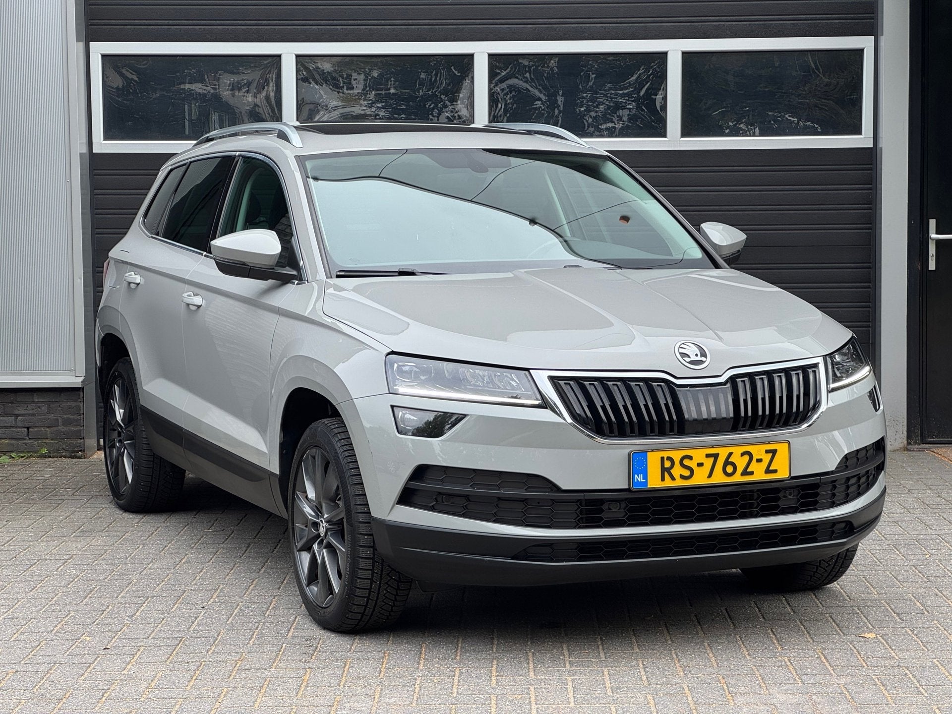 Skoda Karoq 1.5 TSI ACT Style Xenon/Led, Trekhaak, Pano, Nav, Auto's, Euro 6, 4 cilinders, 150 pk, Bedrijf