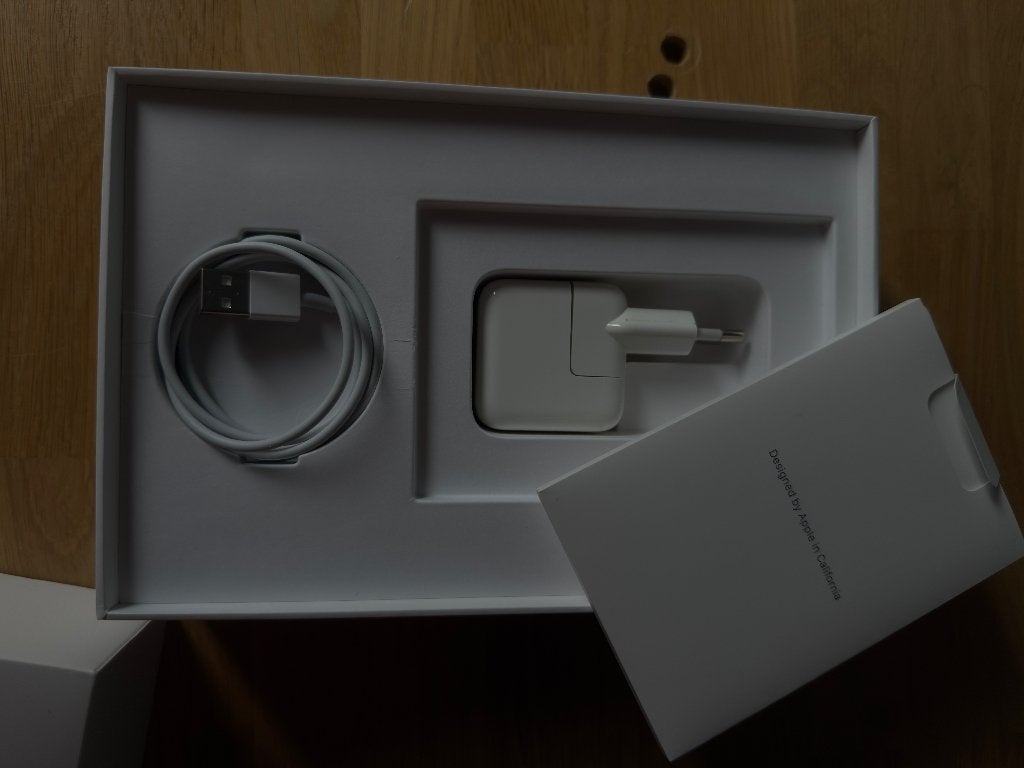 Foto 12 van Apple iPad mini 5 – 64GB – Space Grey – Met doos en lader