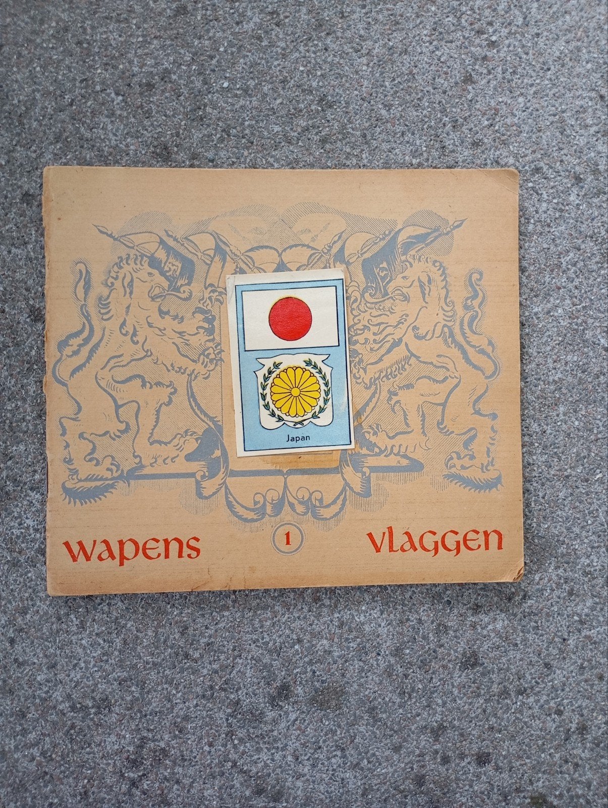 Vintage Wapens & Vlaggen Plaatjesalbum, Boeken, Ophalen of Verzenden, Gelezen