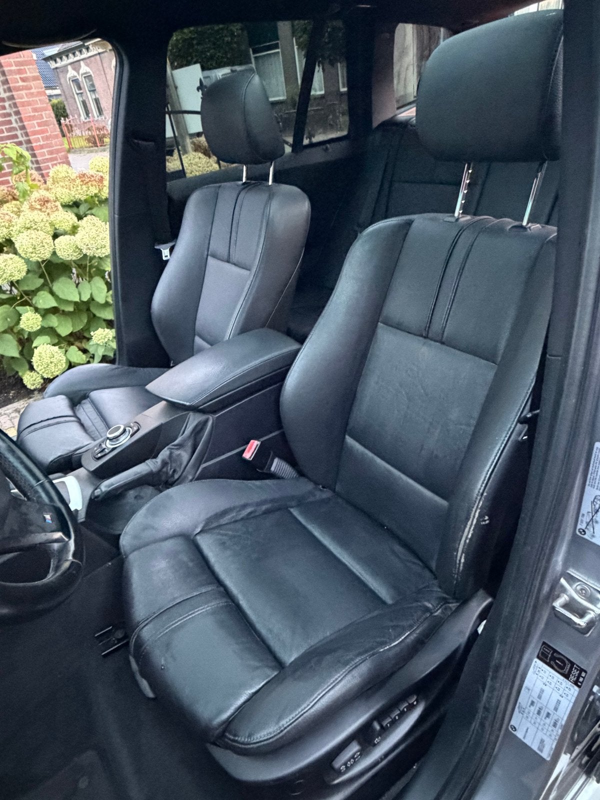 Foto 12 van Bmw X3 3.0i high exclusive M uitvoering, pano-dak, leder
