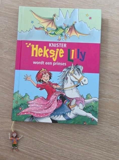 Heksje Lilly wordt een prinses - Knister, Ophalen of Verzenden, Zo goed als nieuw, Knister, Fictie algemeen