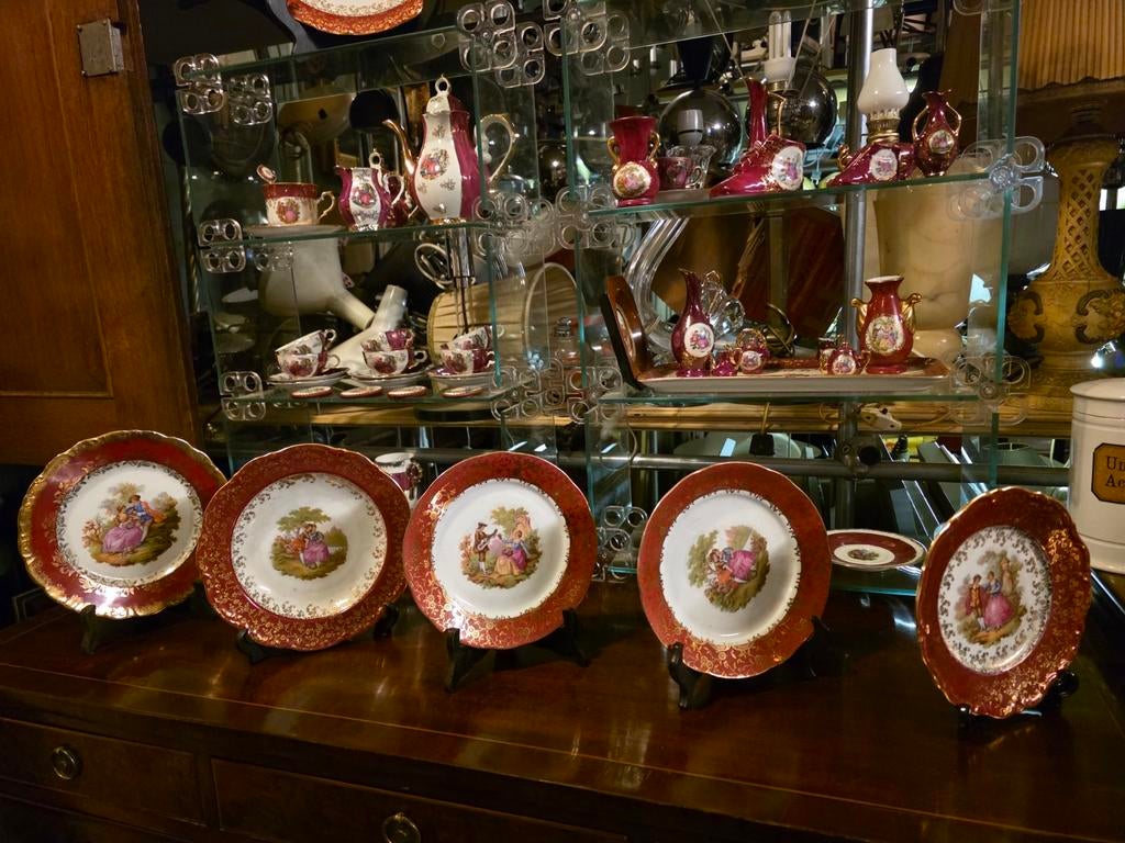 Antiek servies met romantische taferelen, Ophalen of Verzenden