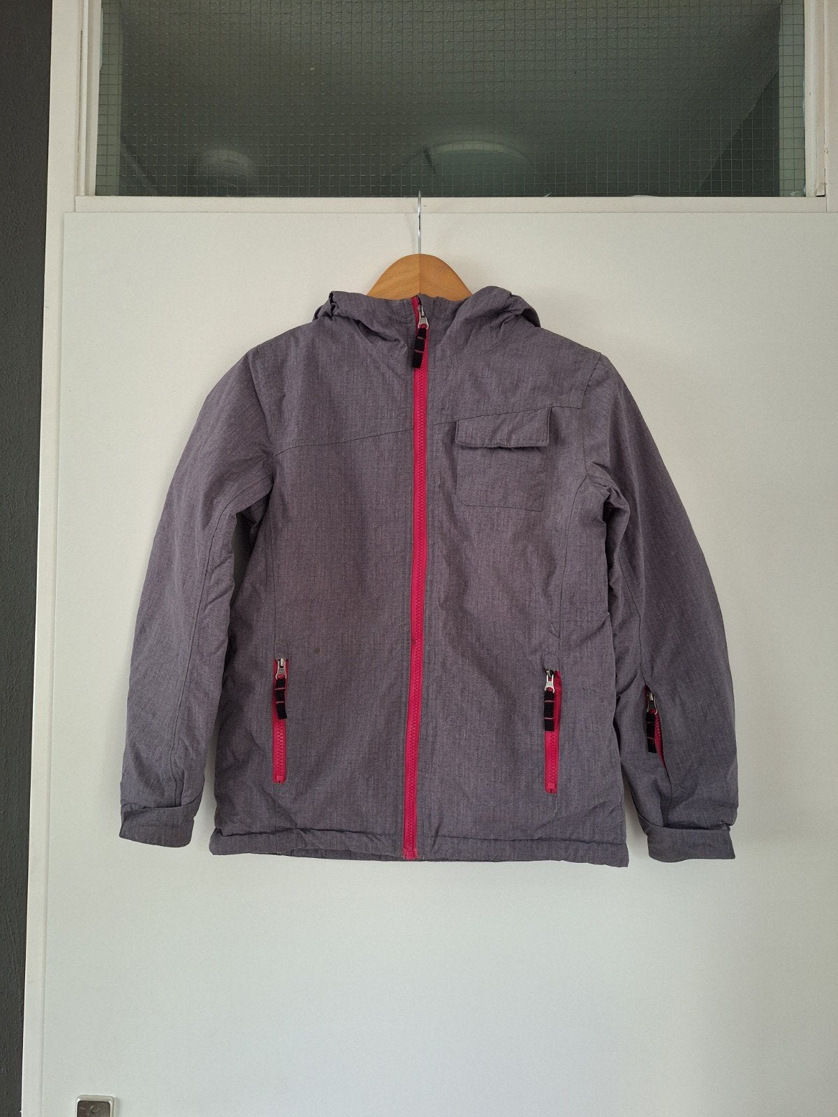 Mooie grijs met roze Winterjas / Ski jas mt. 152 €5,-, Meisje, Ophalen of Verzenden, Zo goed als nieuw, YCC