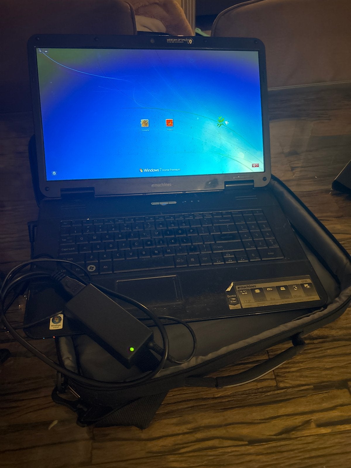 Laptop tas en oplader, Gebruikt, Gevoerd laptopvak, 17 inch of meer, Ophalen of Verzenden